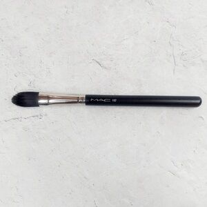 MAC 192 Cheek/Face Brush